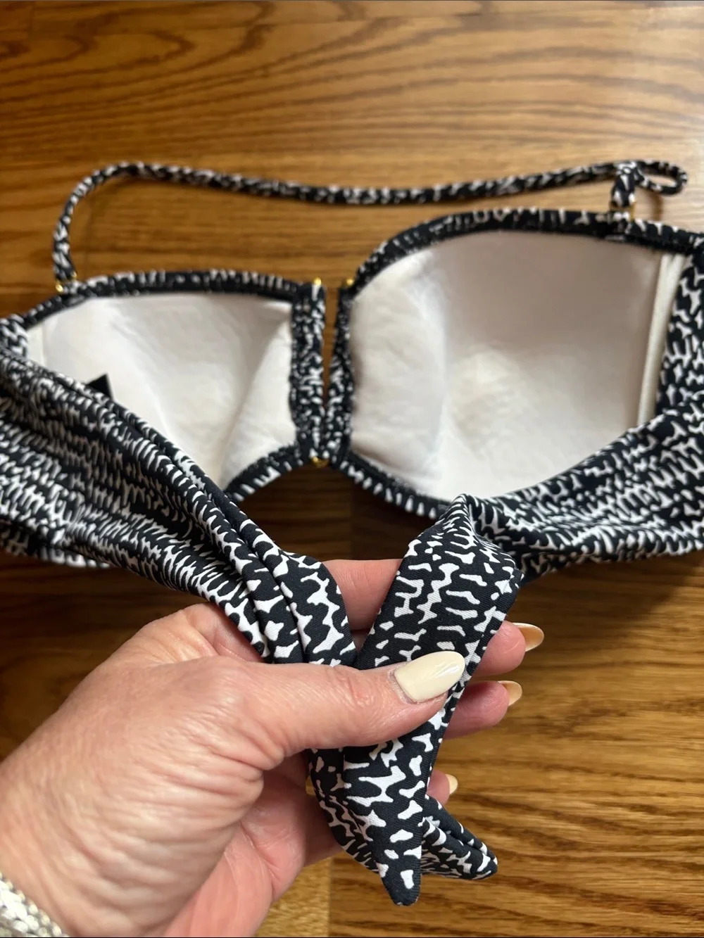 La Blanca Black White Pattern Bandeau Bikini halter removbl strap gold hardware
